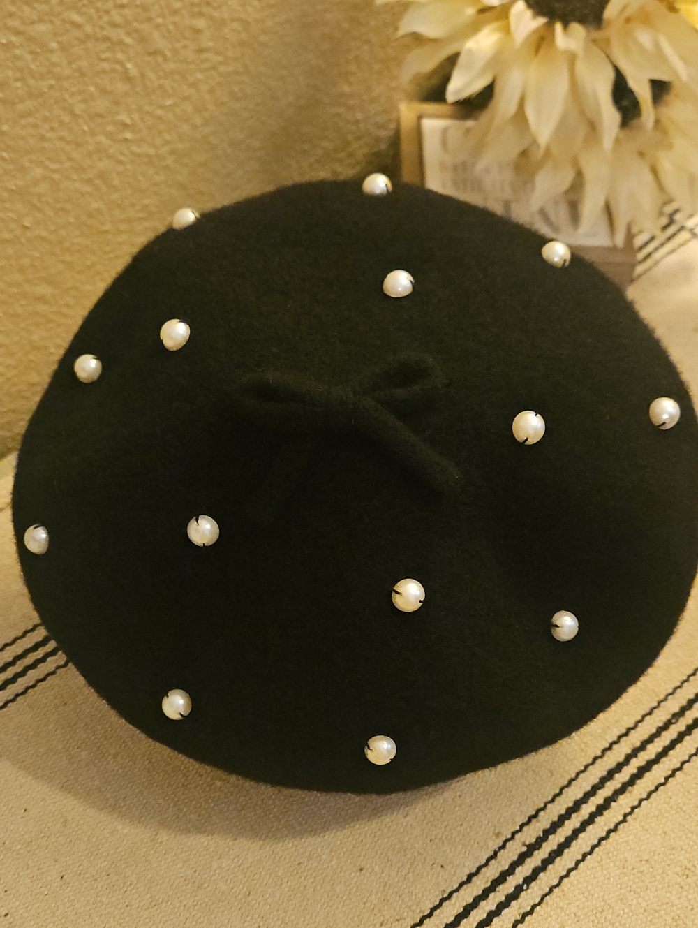 kate spade new york Pearl Bow Felt Beret, Black